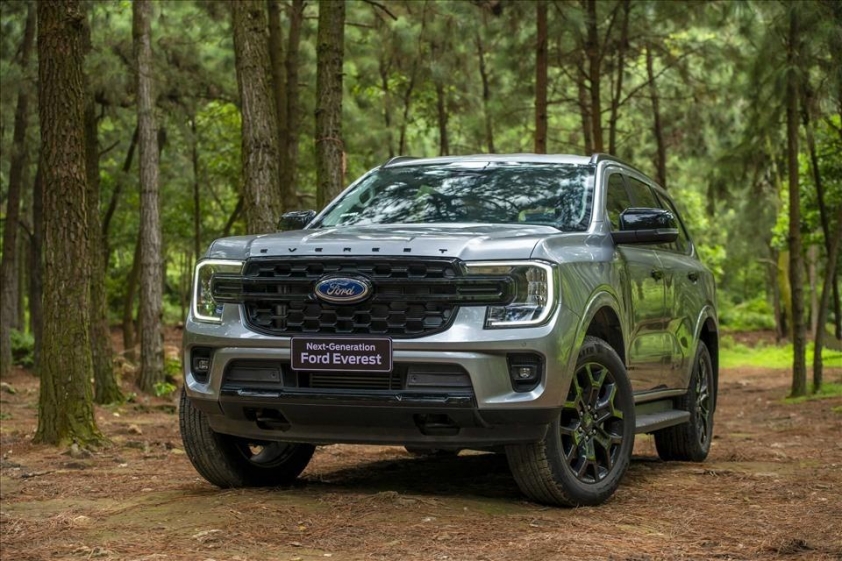 SUV Ford Everest 7 chỗ