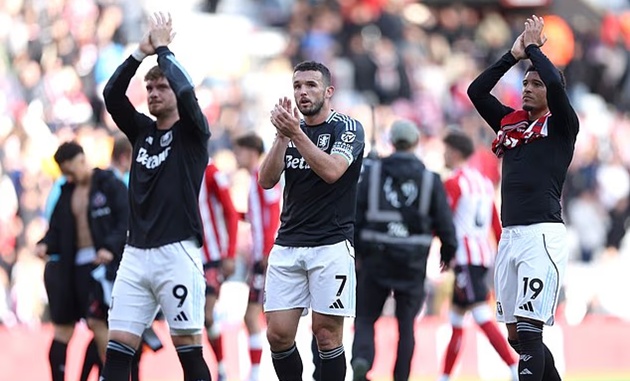 Thất vọng kéo dài khi Villa không thể thắng 10 người của Sunderland