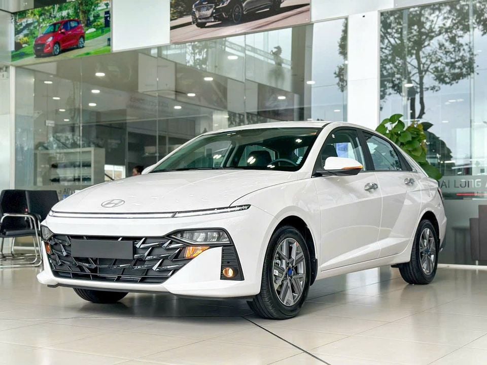 Hyundai Accent bản cao cấp áp dụng chính sách ưu đãi tháng 9