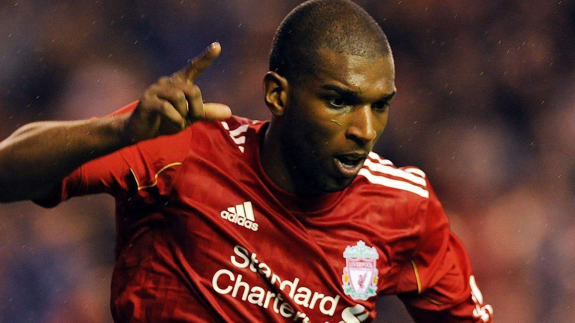 Babel trong màu áo Liverpool.