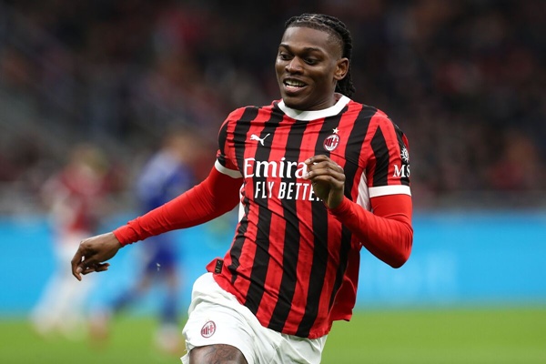 Rafael Leao thi đấu cho AC Milan