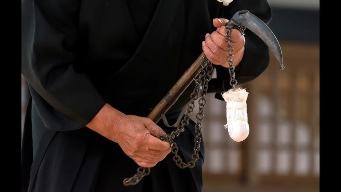 Vũ khí Kusarigama đặc trưng của ninja