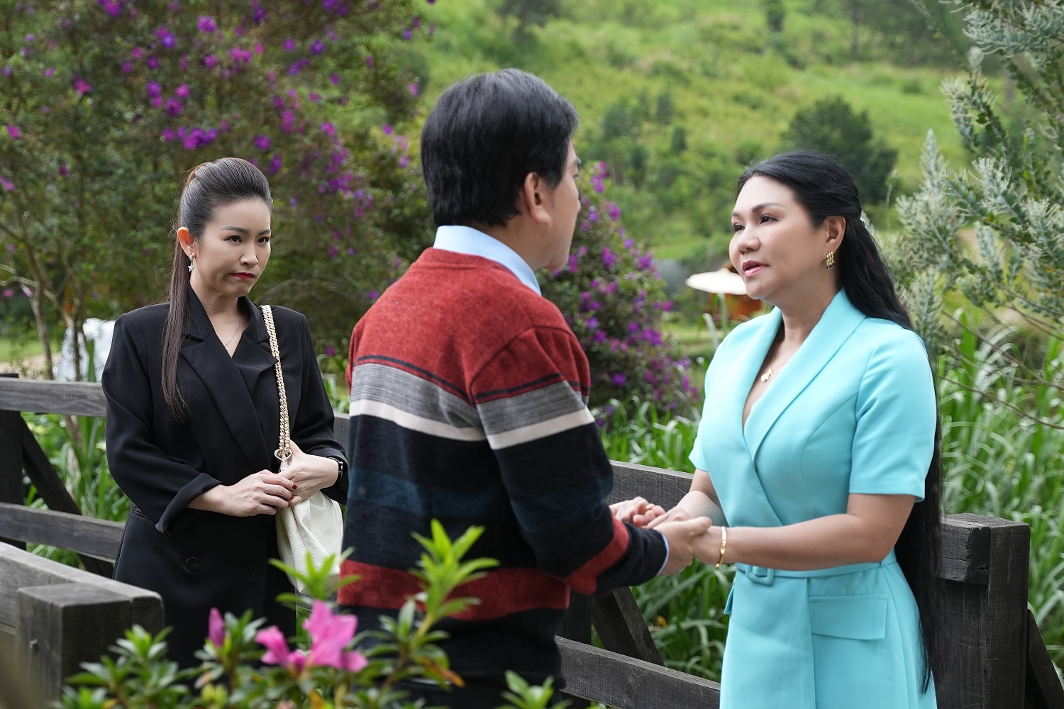 Ngọc Huyền, Kim Tử Long và Kiều Linh trên phim.