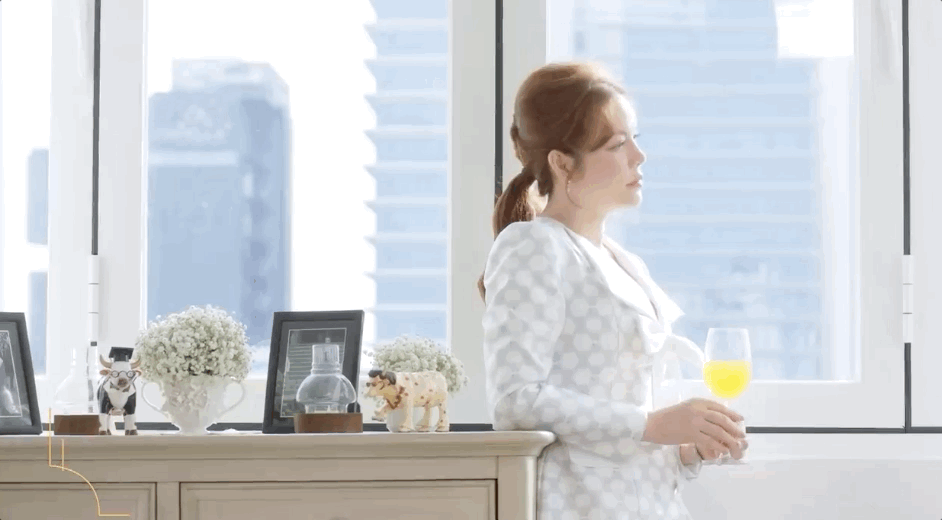 Lý Nhã Kỳ sở hữu nhiều bất động sản, hiện cô đang ở trong dinh thự được xây lại từ chung cư 25 tầng ở TP.HCM