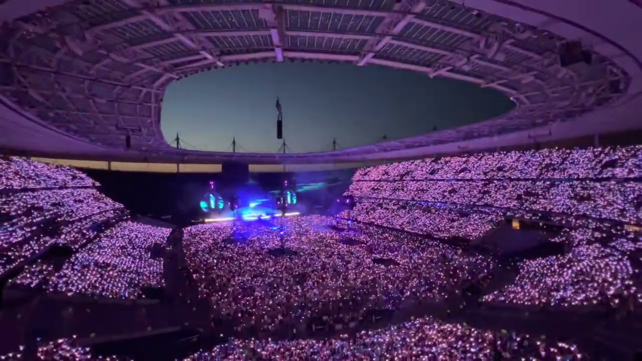 Các nghệ sĩ hàng đầu biểu diễn tại Stade de France