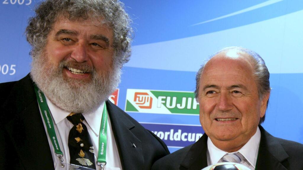 Chuck Blazer và Sepp Blater đều là những cái tên máu mặt của FIFA nhúng chàm