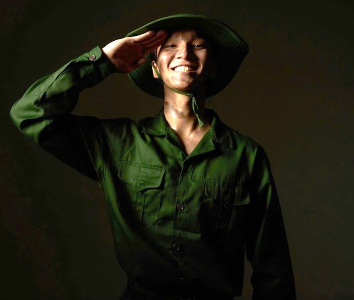 Cao Minh Thiên Tùng viết đơn xin nhập ngũ