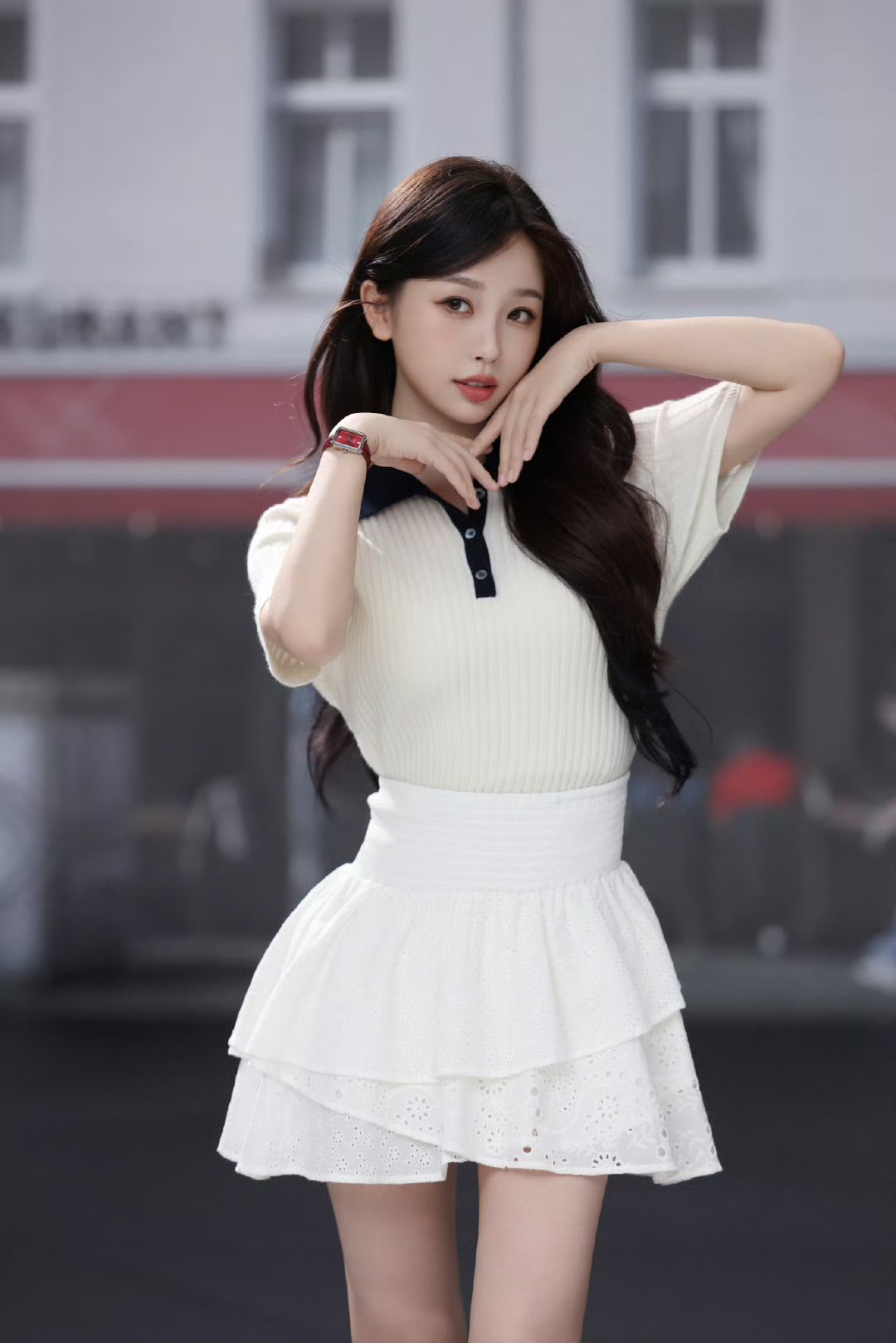 Cư dân mạng cho rằng Tissot và Ngu Thư Hân đã chấm dứt hợp tác không êm đẹp nên thương hiệu này mới không cần giữ thể diện cho mỹ nhân 9X