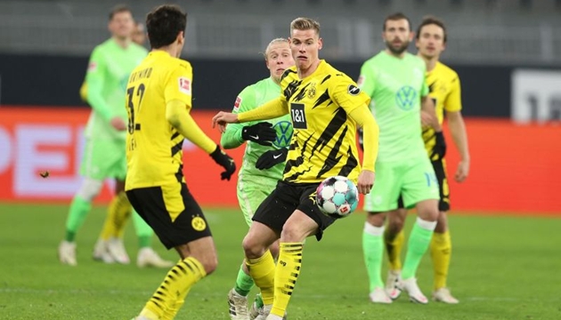 Borussia Dortmund tiếp đón Wolfsburg với mục tiêu giành trọn 3 điểm. Borussia Dortmund tiếp đón Wolfsburg với mục tiêu giành trọn 3 điểm.