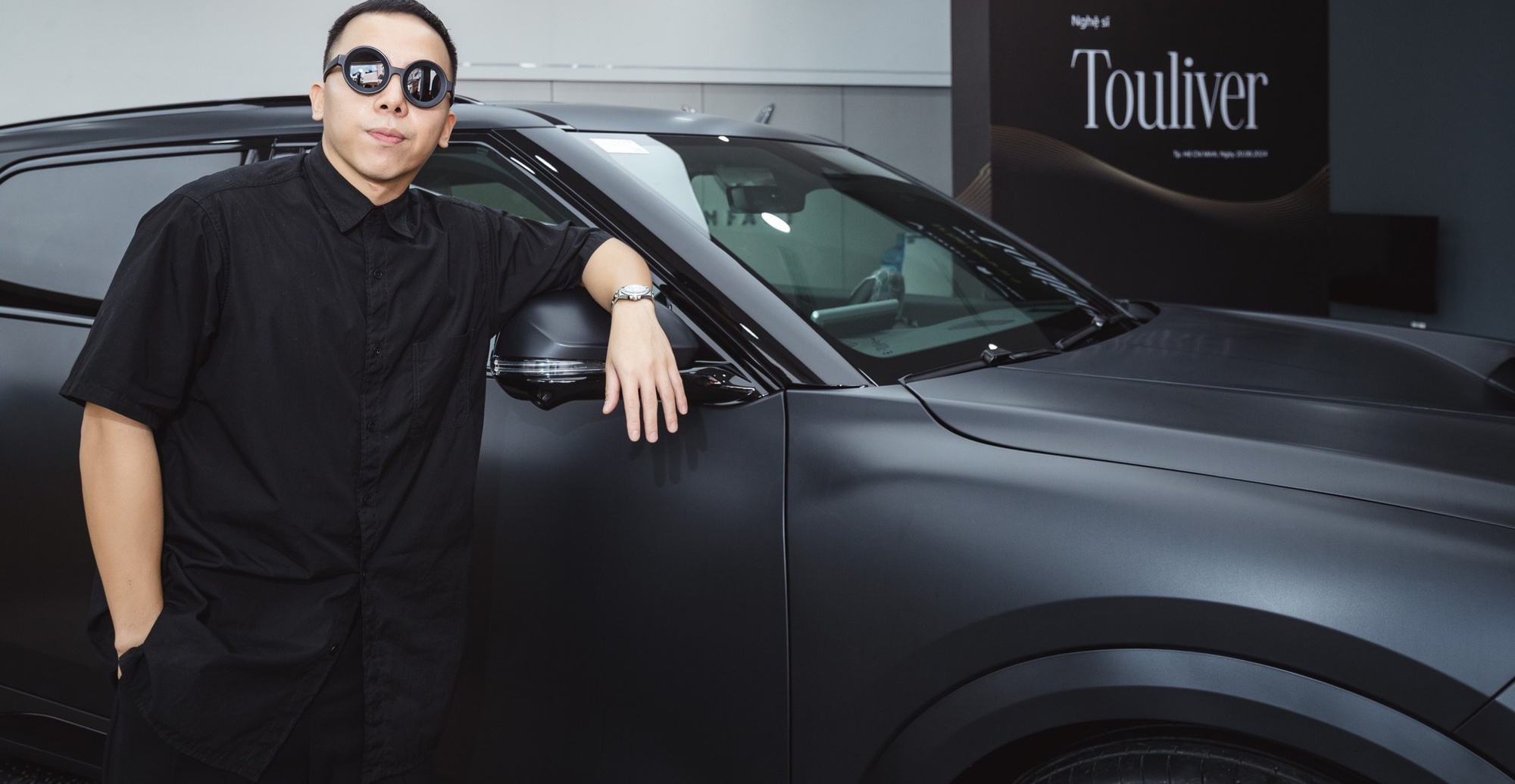 Xe giống xe Touliver đưa Tóc Tiên về nhà