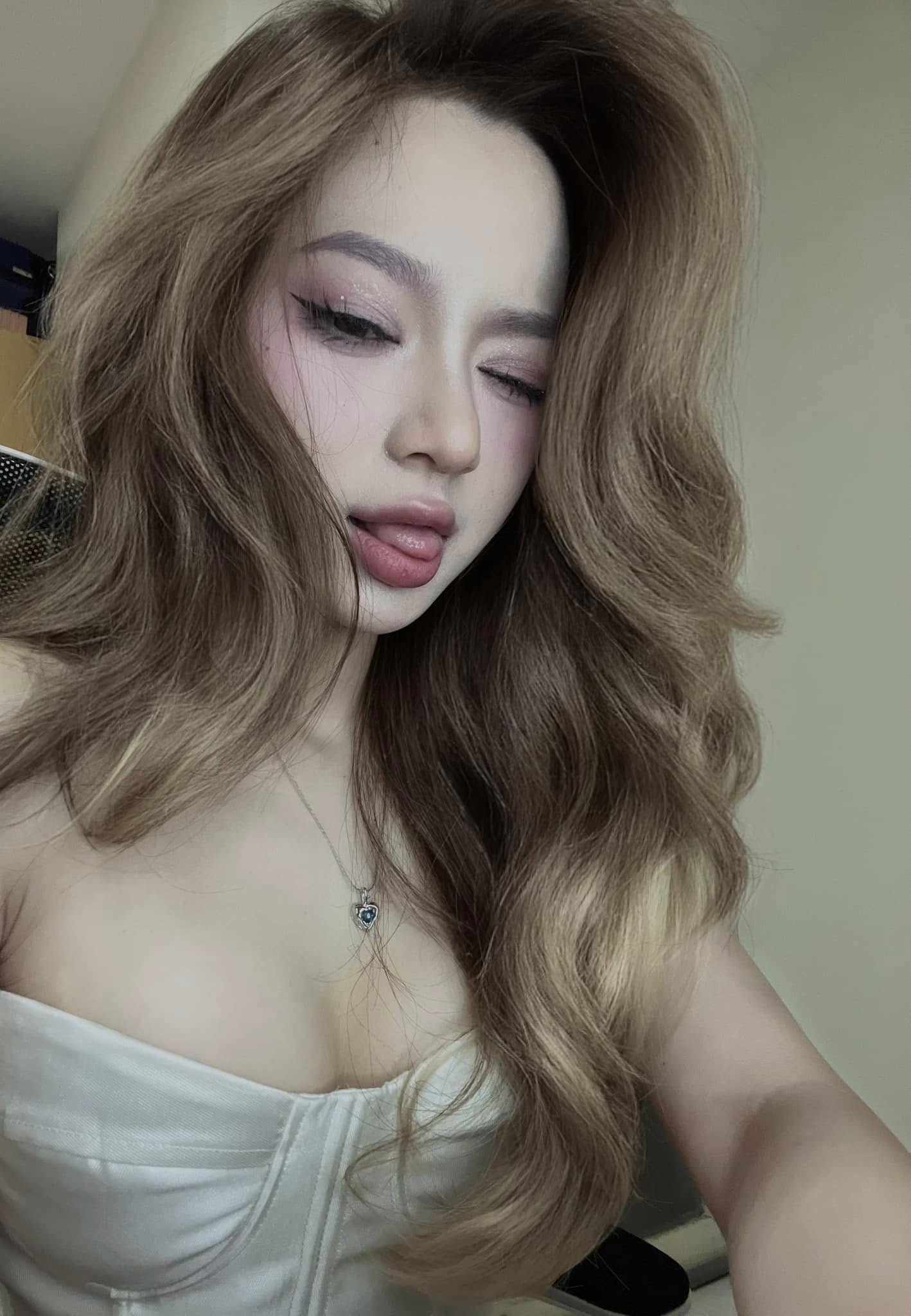 Nhan sắc cuốn hút của streamer Chi Củ Cải
