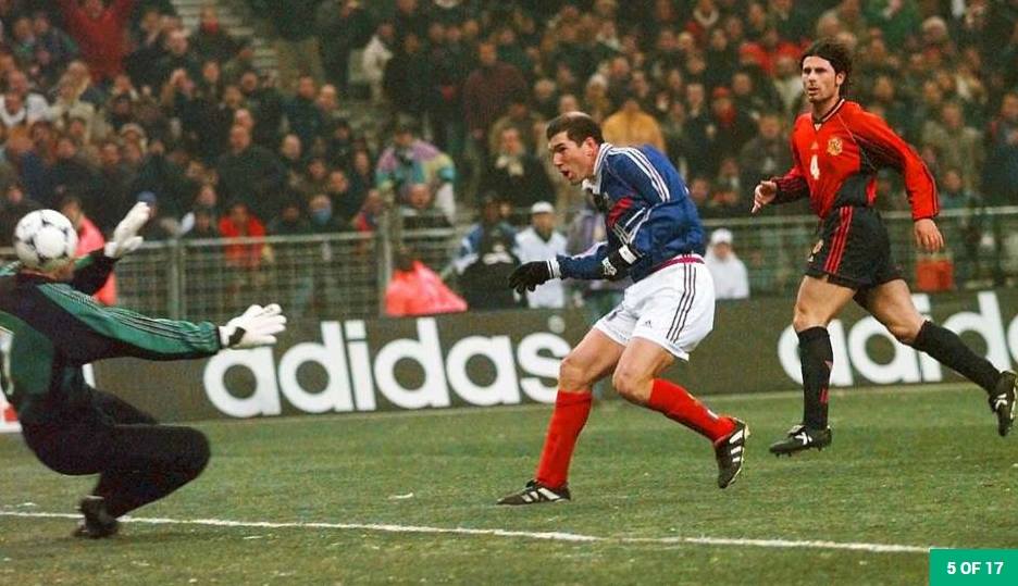 Zidane ghi bàn trên sân mới Stade de France