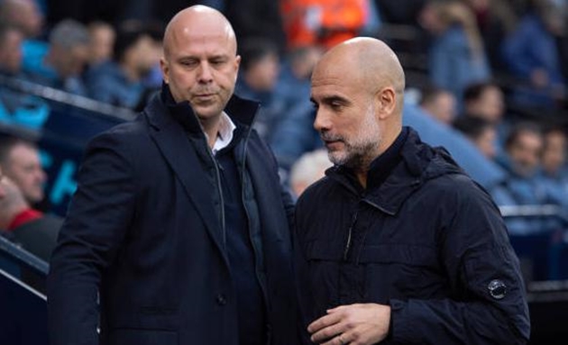 Pep Guardiola phản bác nhận định Arne Slot về Haaland và Isak