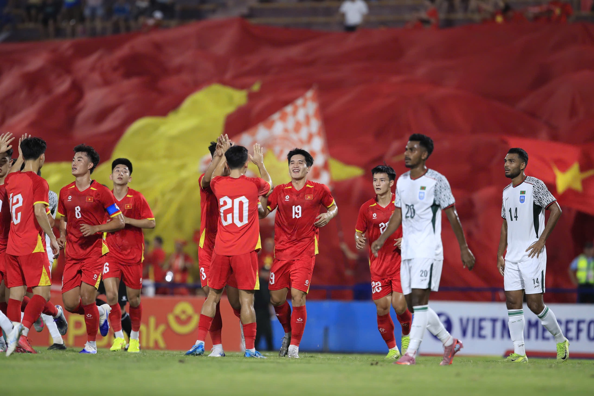 U23 Việt Nam cần đánh bại U23 Singapore để tiến gần hơn tới tấm vé đi tiếp