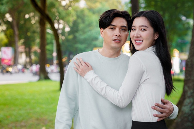 Từ khi kết hôn, Hồ Quang Hiếu và nửa kia thường xuyên chia sẻ, cập nhật cuộc sống gia đình trên mạng xã hội