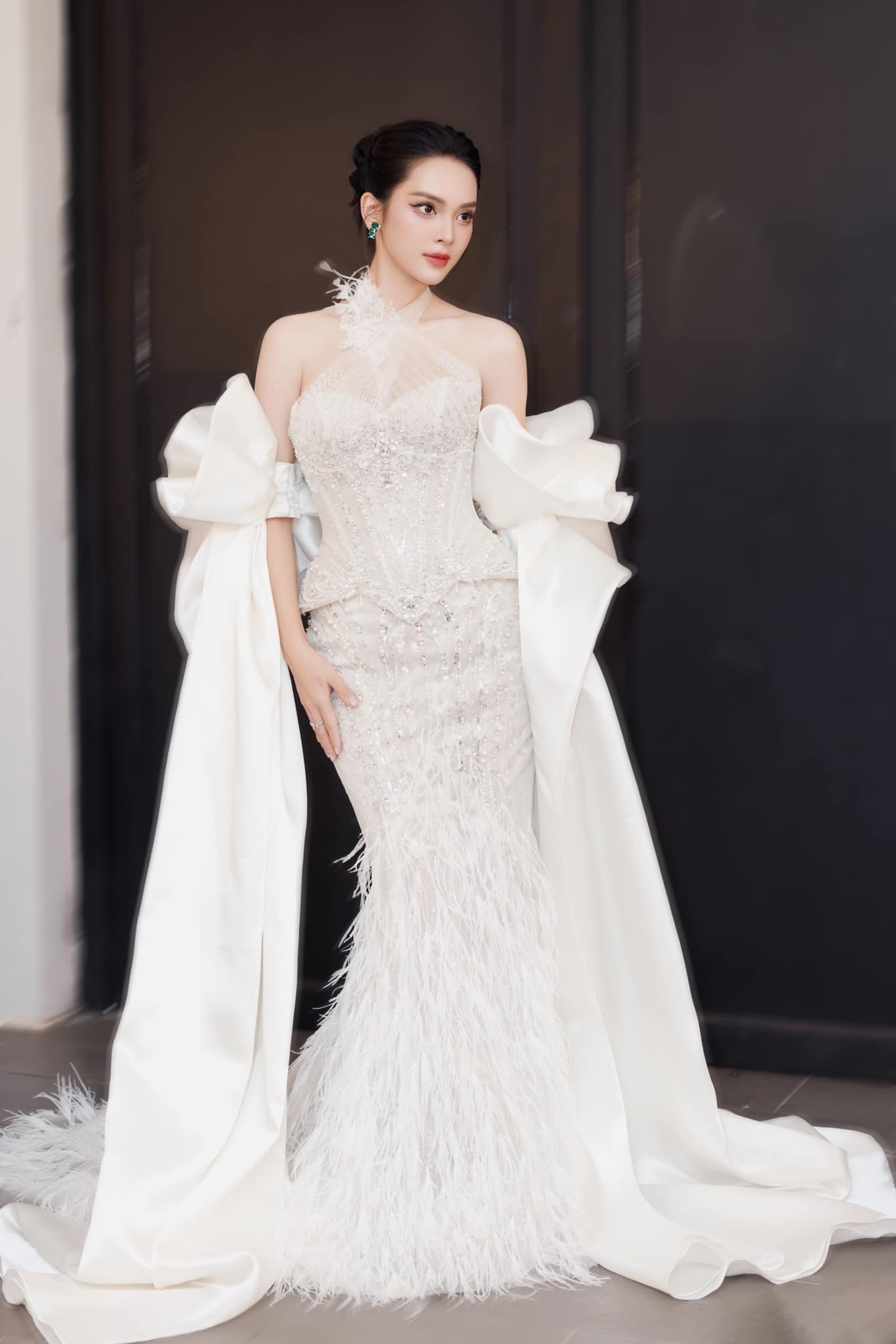 Nữ diễn viên với vẻ đẹp quyến rũ và hiện đại