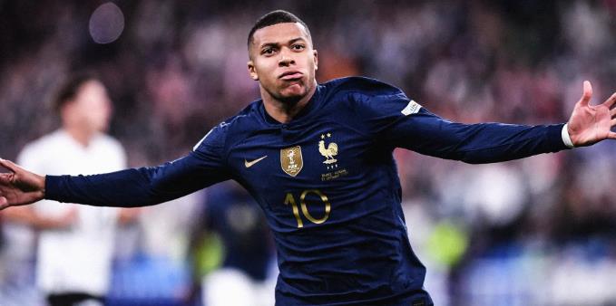 Mbappe tiến gần kỷ lục ghi bàn