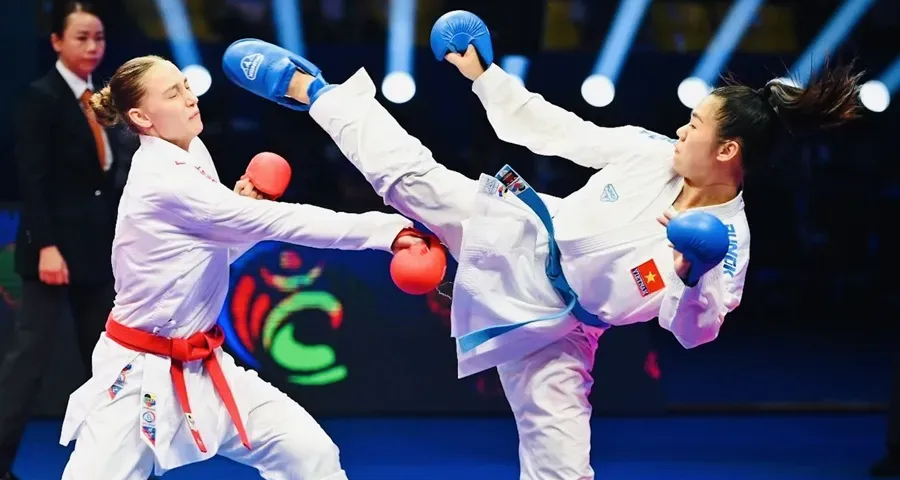 Võ sĩ karatedo tranh tài tại giải vô địch châu Á