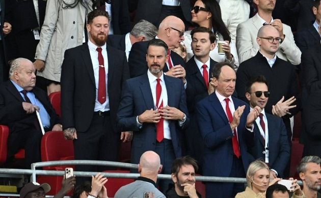 Josh Kroenke trên sân Anfield
