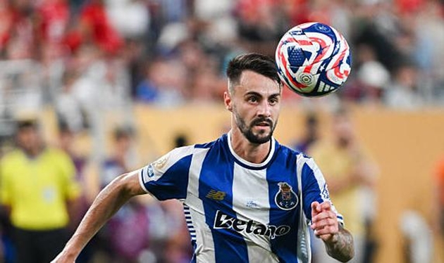 Fabio Vieira rời Arsenal