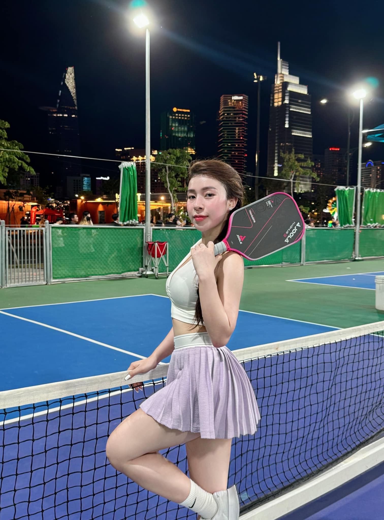 Phương Dung cho rằng các trang phục đều do brand chuyên đồ tập thiết kế