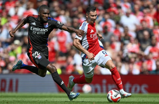 Martinelli cũng là một 'thần tài' khác của Arsenal.