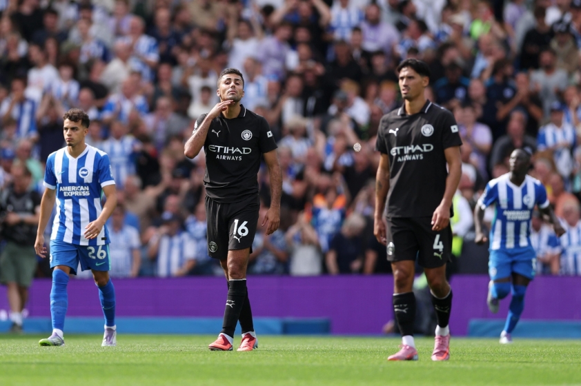 Rodri: 'Tôi không phải Messi để gánh cả Man City'