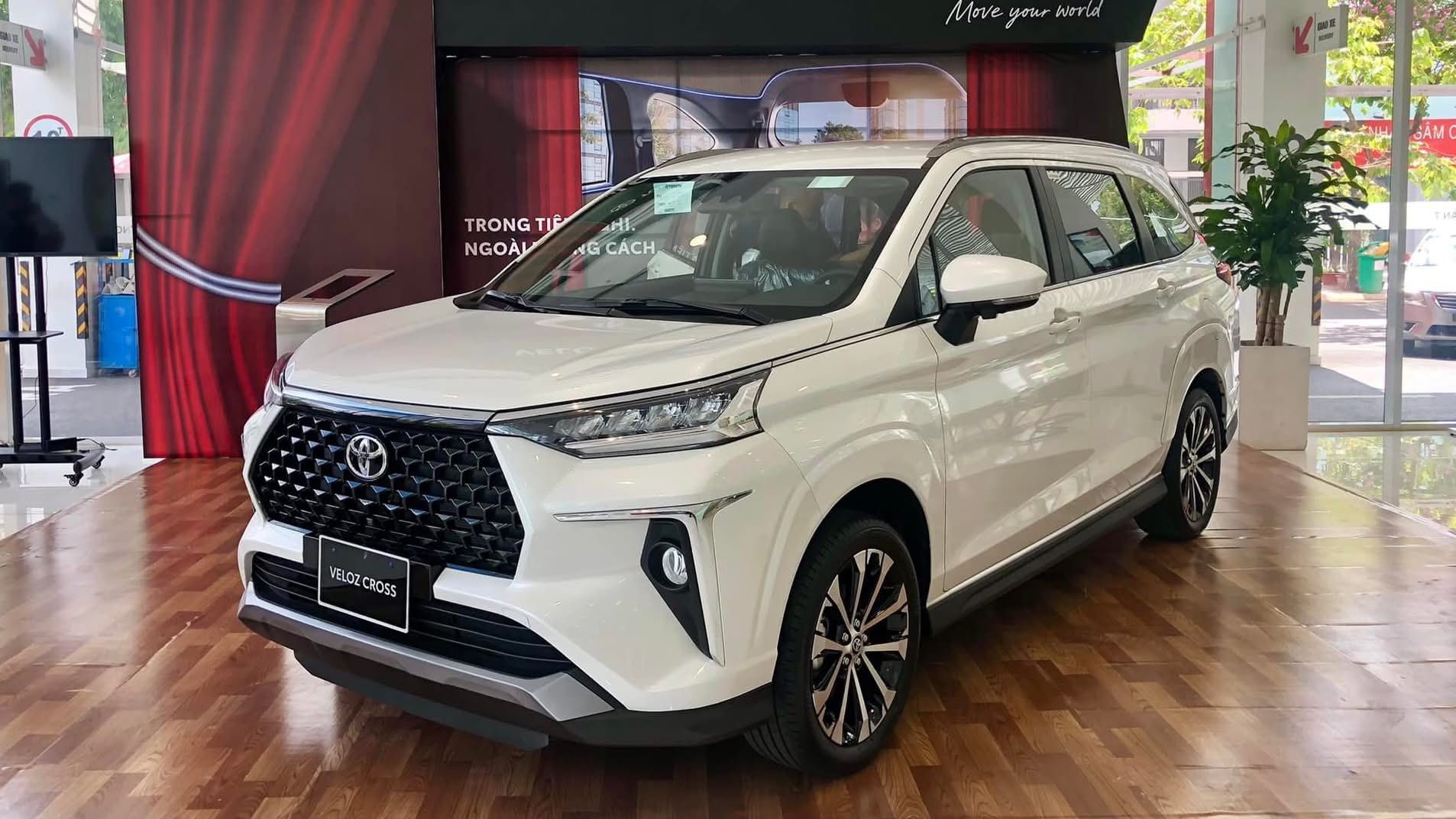 Toyota Vios và Veloz Cross đang được giảm tiền mặt