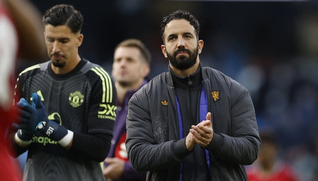 Man United bất lực trước Haaland