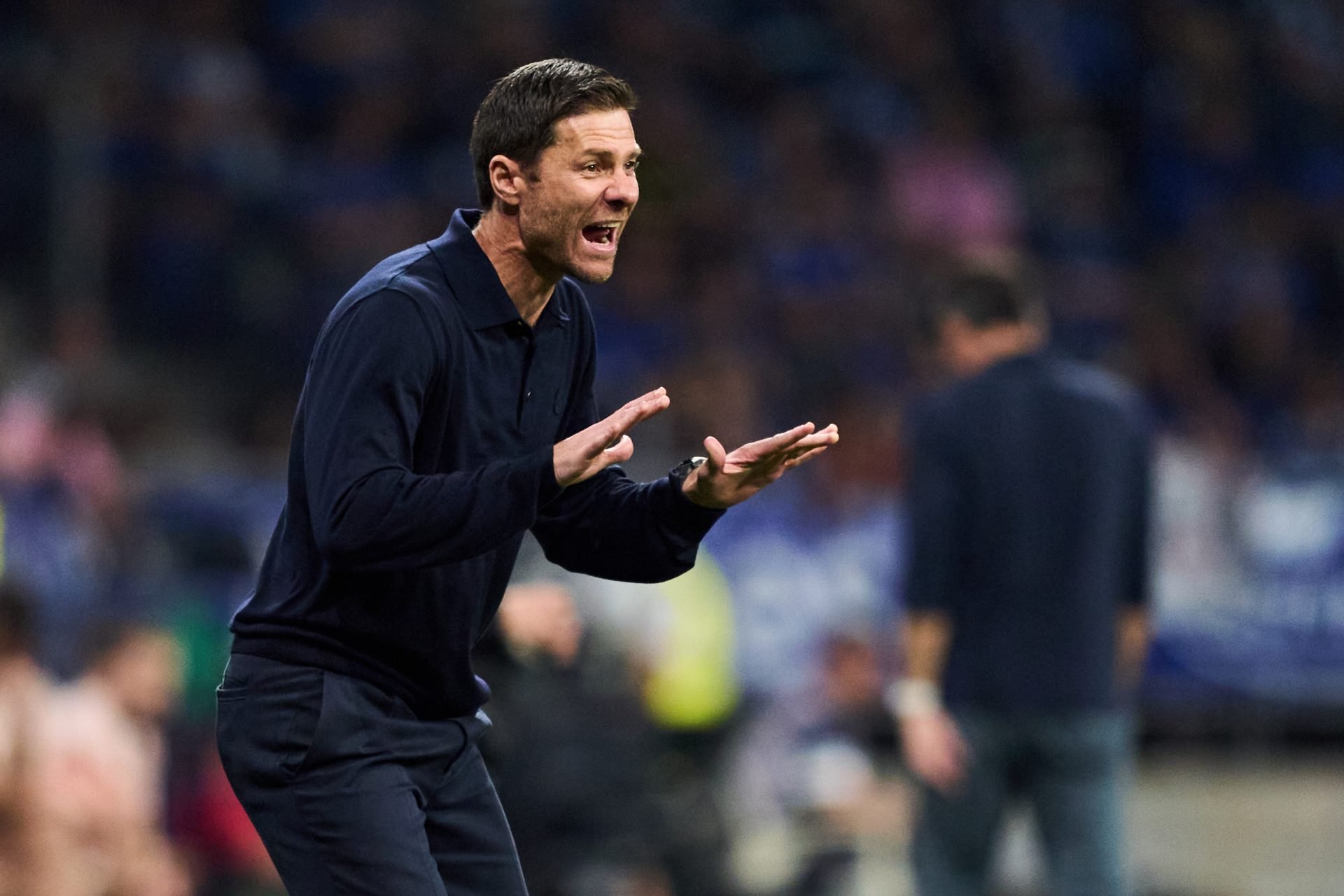 Xabi Alonso tái ngộ Real Sociedad tại Anoeta
