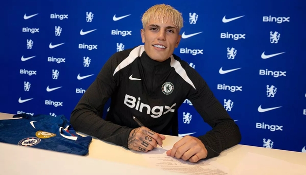 Garnacho bắt đầu cuộc sống mới tại Chelsea. Garnacho bắt đầu cuộc sống mới tại Chelsea.