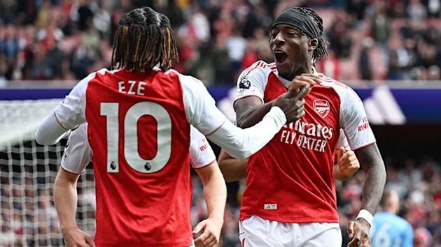 Eze và Madueke trên sân