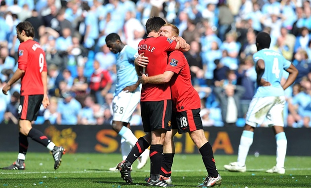 Quá trình sa sút vai trò cầu thủ địa phương ở derby Manchester