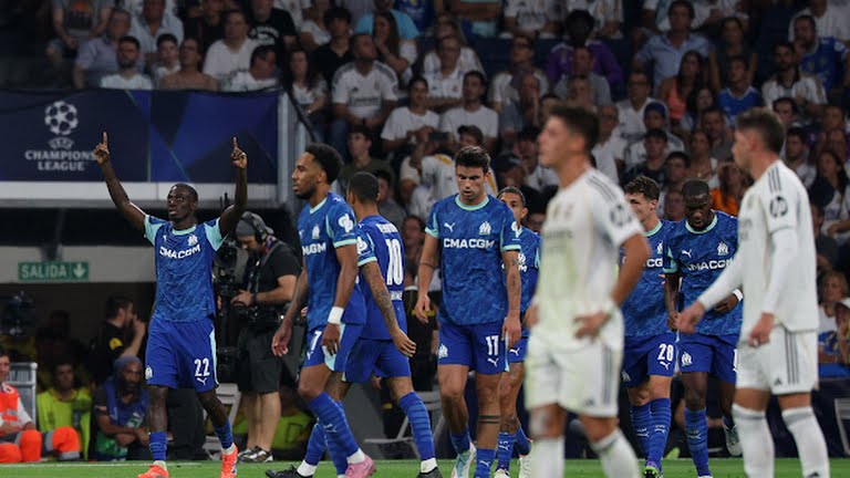 Marseille ghi bàn mở tỷ số
