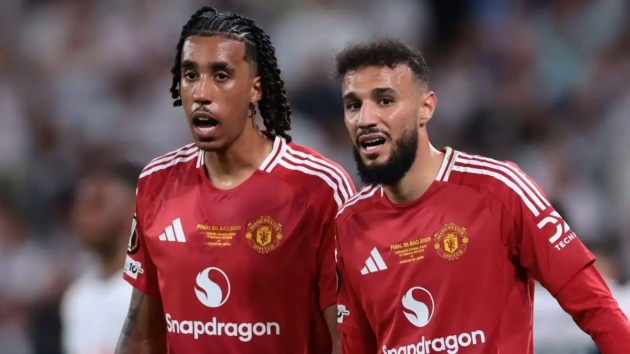 Cơ hội đá chính cho Mazraoui khi Dalot chấn thương