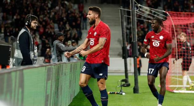Giroud ghi bàn cho Lille