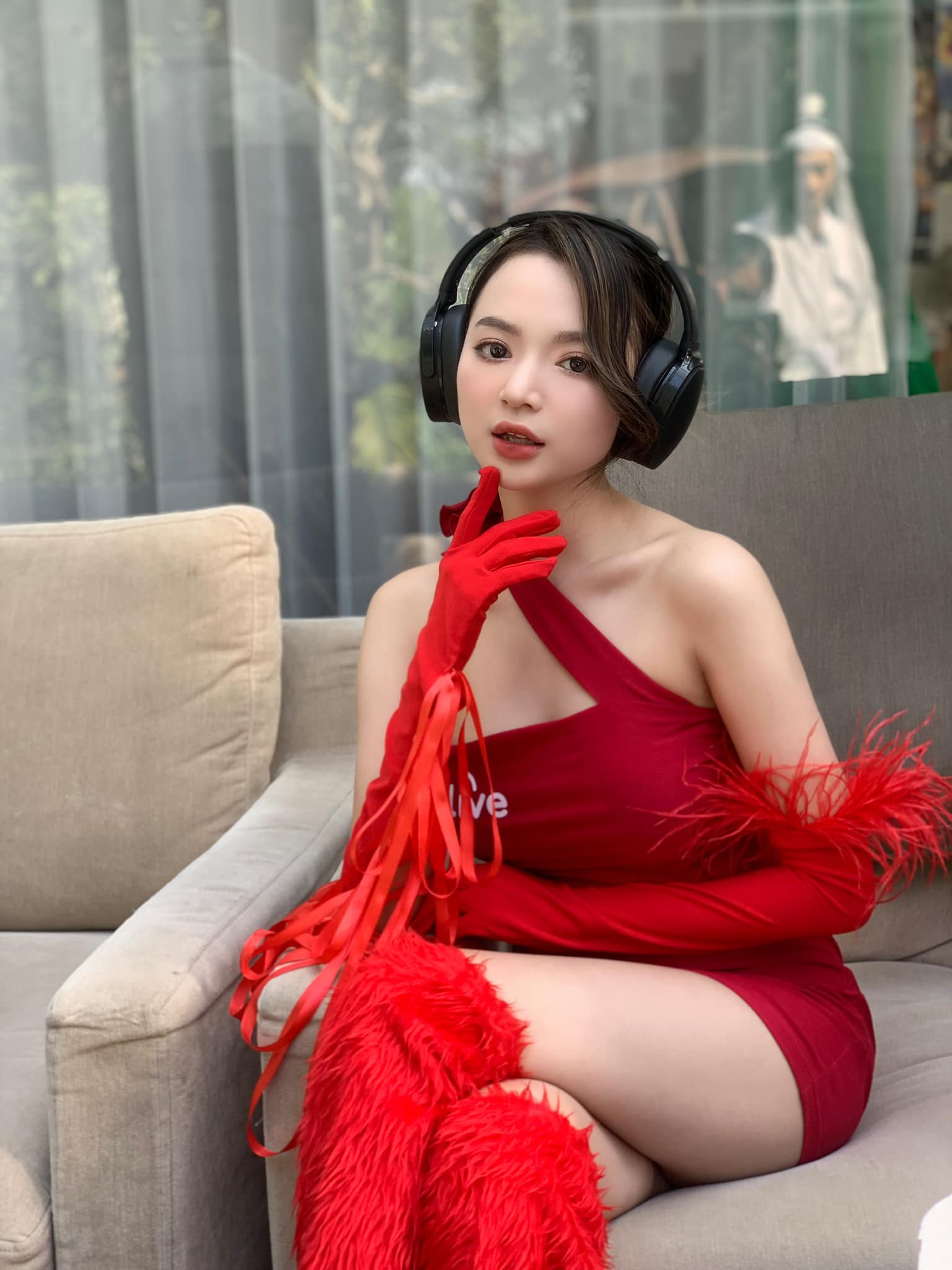 Streamer Chi Củ Cải với vẻ đẹp quyến rũ tái xuất