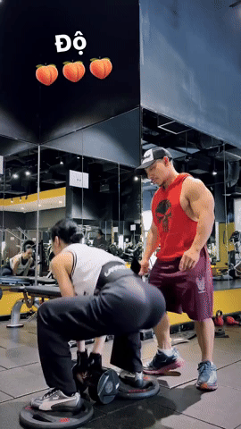 Angela Phương Trinh tập luyện 'độ' vòng 3 với HLV Phạm Văn Mách, bảo sao body ngày càng căng đét - Ảnh 1.