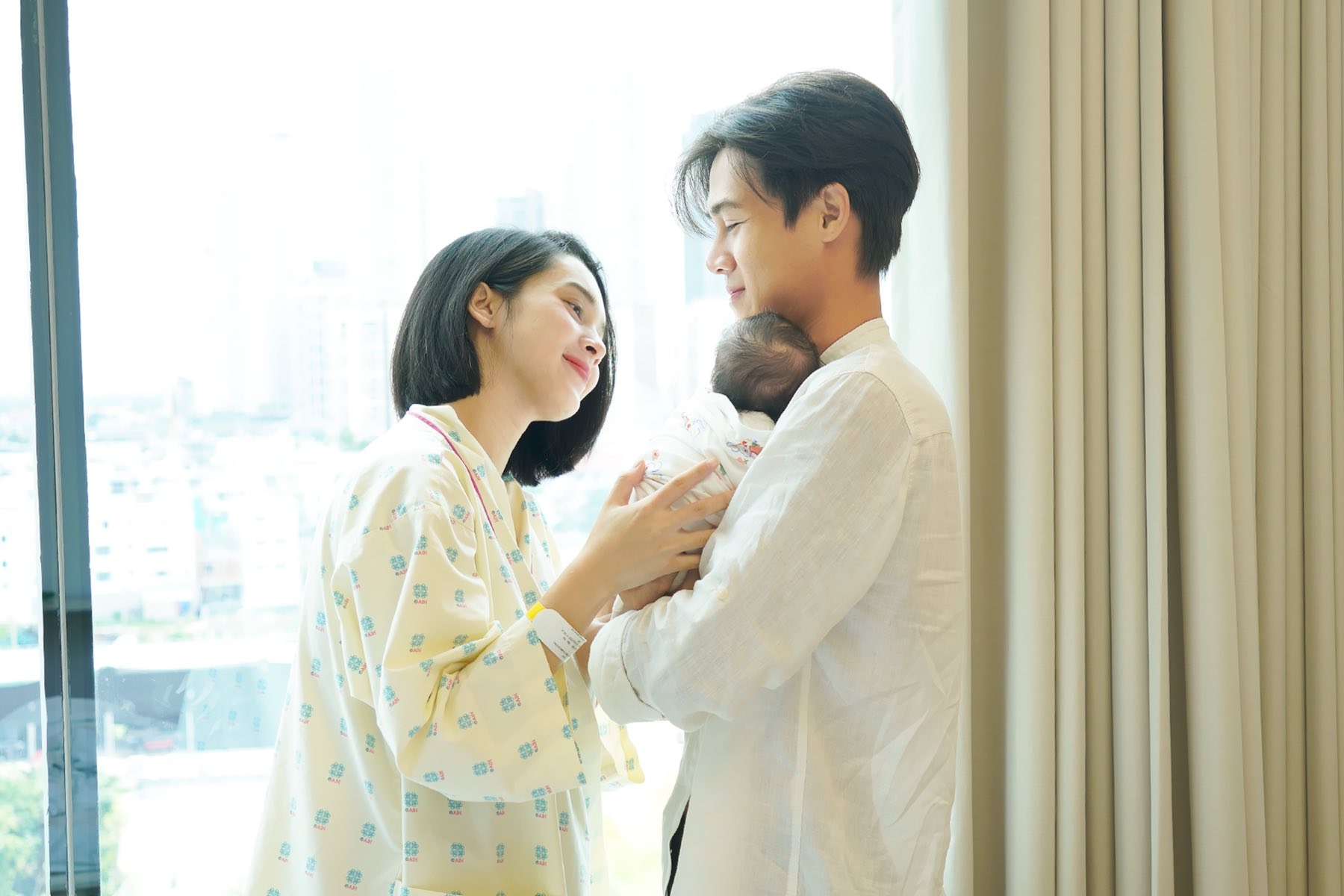 Diễn viên Quỳnh Lương cùng gia đình nhỏ hạnh phúc