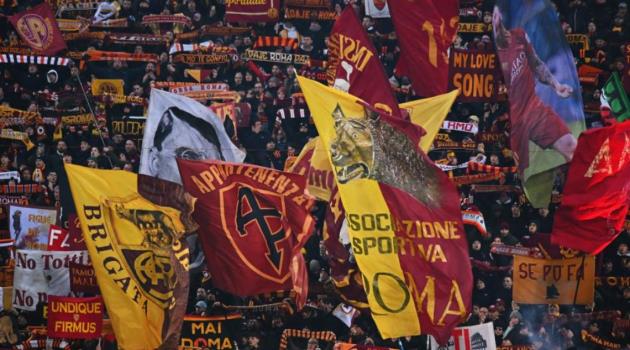 CĐV Roma có thừa sự cuồng nhiệt.