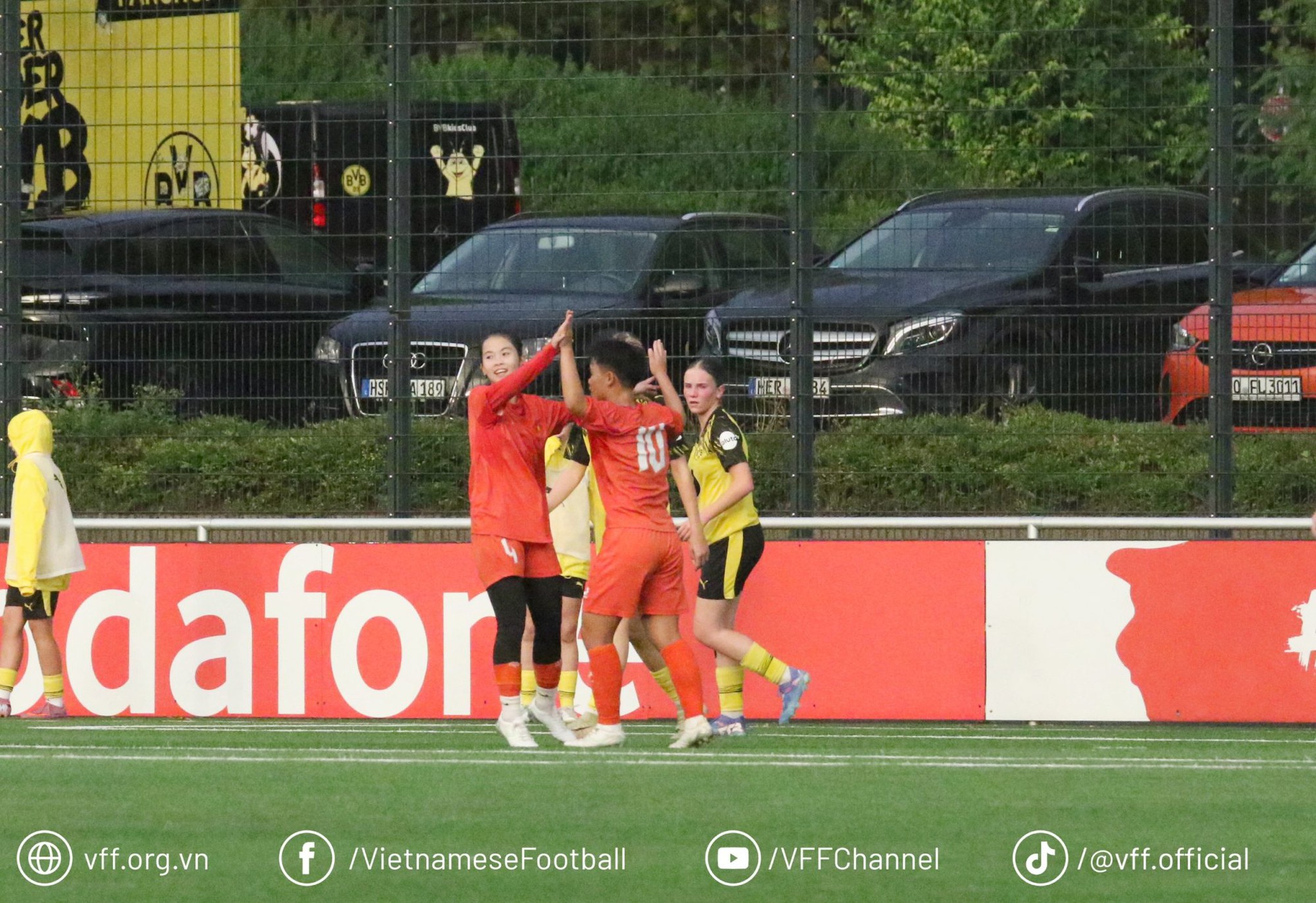 Tỉ số chung 6-2 nghiêng về U17 nữ Việt Nam