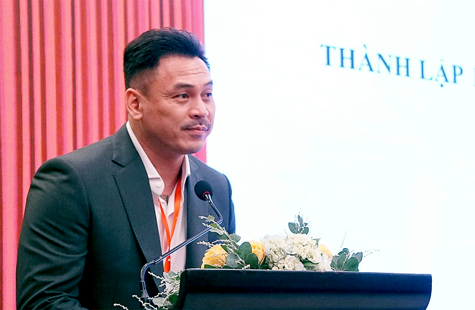 Ông Lưu Tú Bảo khi đắc cử chủ tịch Liên đoàn Võ tổng hợp TP.HCM