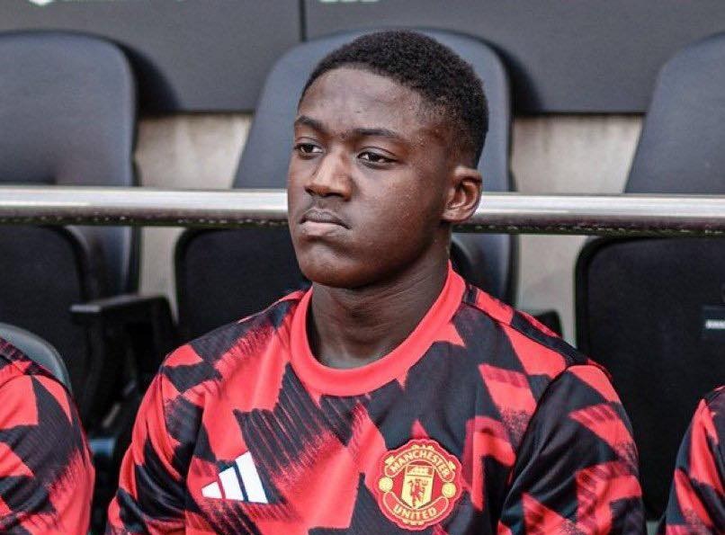 Chelsea theo đuổi tiền vệ Kobbie Mainoo từ MU