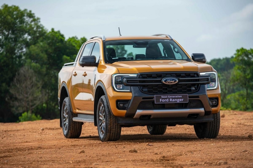 Ford Ranger bán tải mạnh mẽ