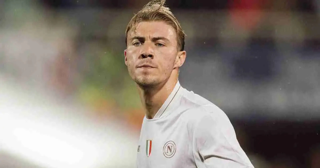 Tiền đạo Napoli Rasmus Hojlund trên sân tập
