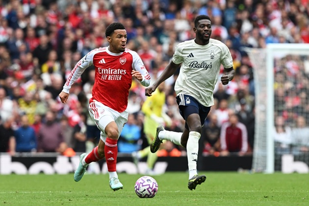 Forest nỗ lực nhưng không thể ghi bàn trước Arsenal.