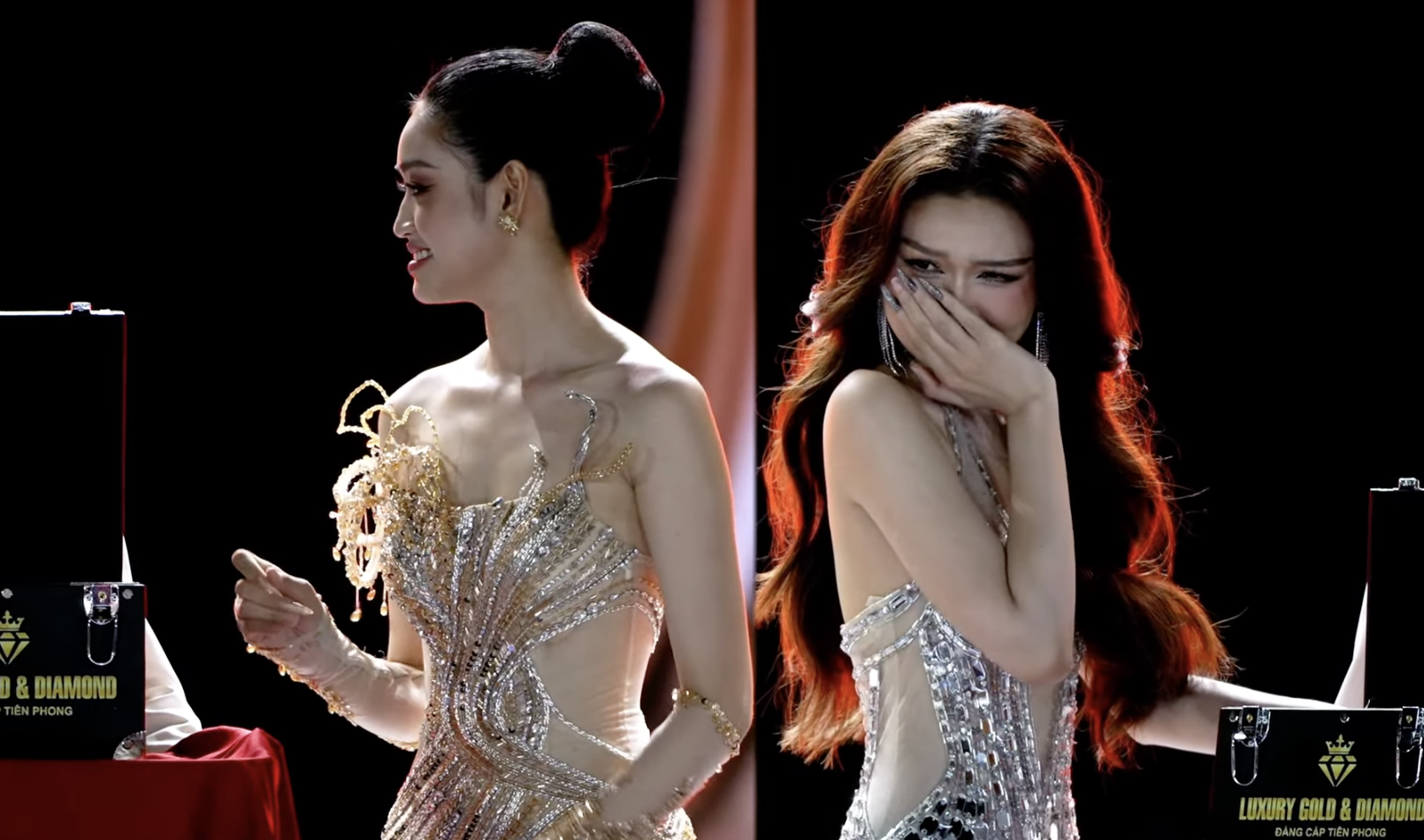 Cả hai mỹ nhân cùng nhau mở chiếc hộp để biết thứ hạng