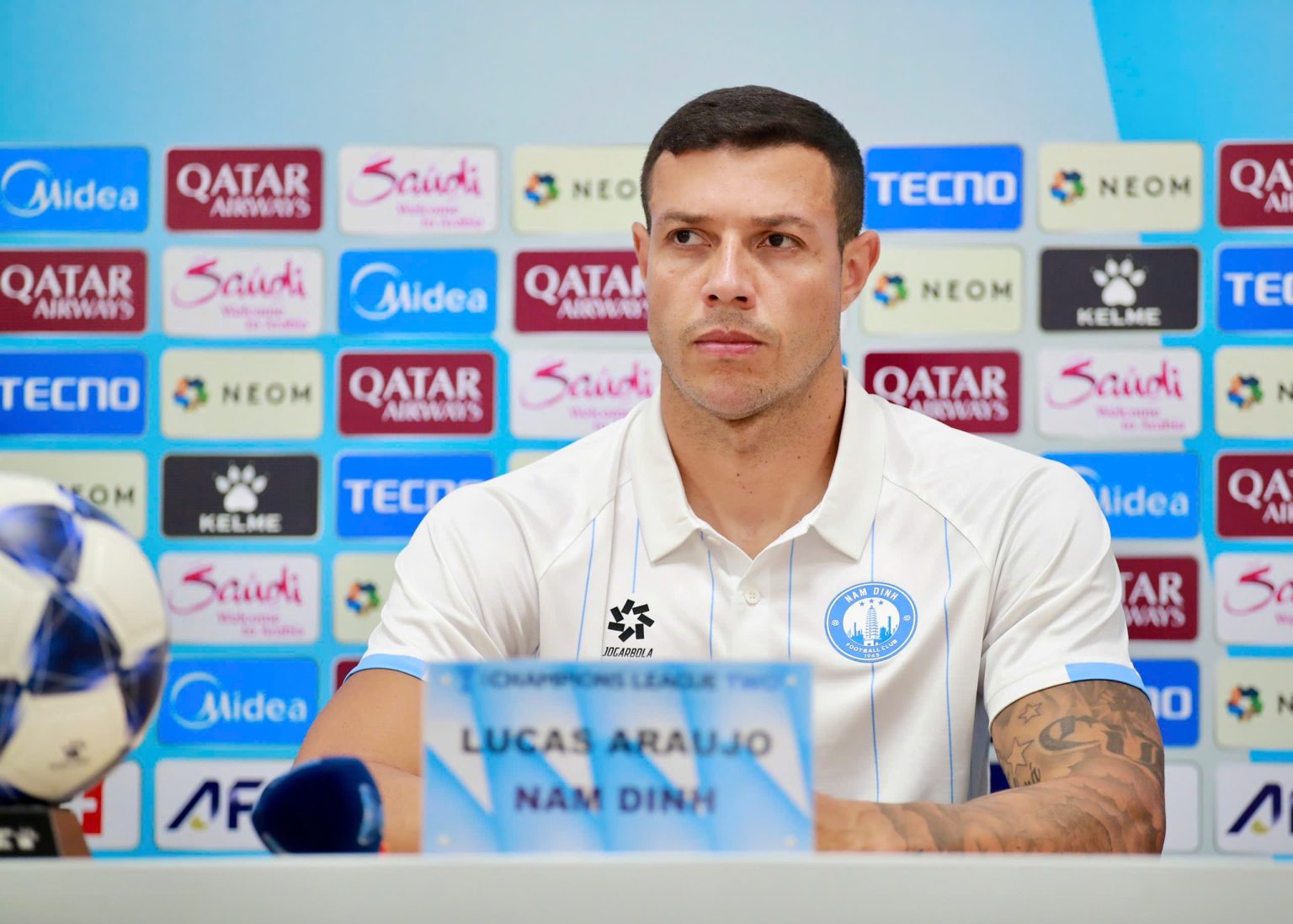Trung vệ Lucas Alves đồng quan điểm với HLV trưởng Nam Định