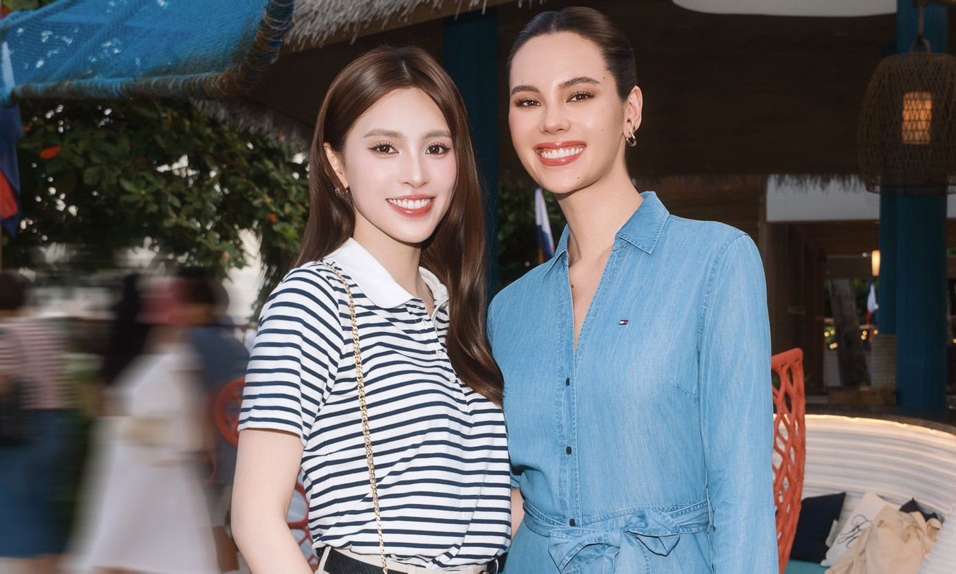 Những khoảnh khắc thân thiết của Tiểu Vy và Hoa hậu Hoàn vũ Catriona Gray.