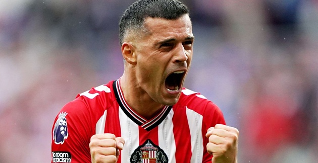 Xhaka tỏa sáng trong màu áo Sunderland